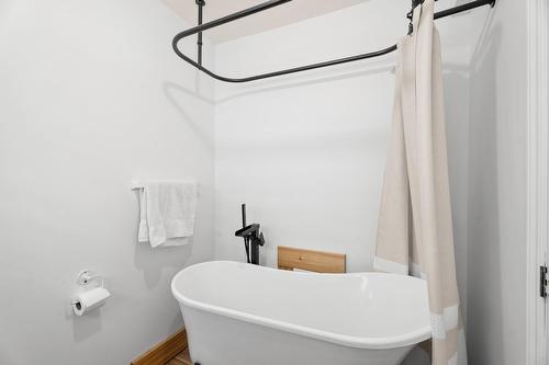 Bathroom - 8500 Ch. Ladouceur, Sainte-Agathe-Des-Monts, QC - Indoor Photo Showing Bathroom