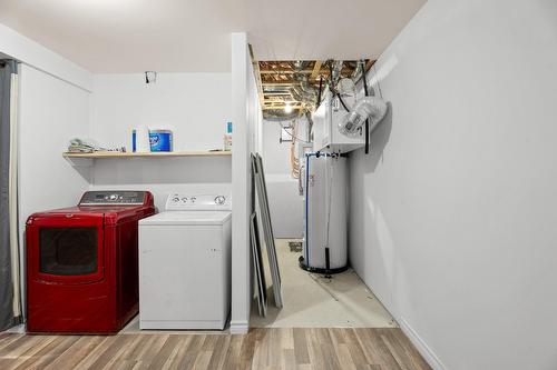 Laundry room - 8500 Ch. Ladouceur, Sainte-Agathe-Des-Monts, QC - Indoor Photo Showing Laundry Room