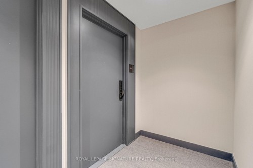 234-395 Dundas Street W, Oakville, ON - Indoor Photo Showing Other Room