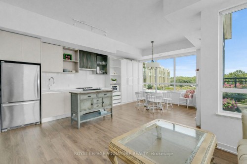 234-395 Dundas Street W, Oakville, ON - Indoor Photo Showing Other Room