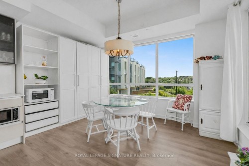 234-395 Dundas Street W, Oakville, ON - Indoor Photo Showing Dining Room