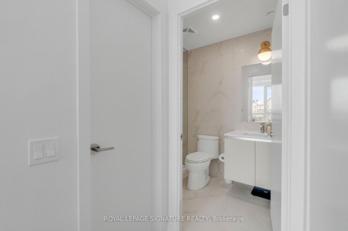 234-395 Dundas Street W, Oakville, ON - Indoor Photo Showing Bathroom