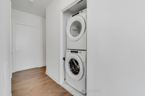 234-395 Dundas Street W, Oakville, ON - Indoor Photo Showing Laundry Room