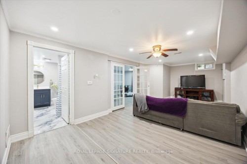 10 Tyler Street, Clarington, ON - Indoor Photo Showing Living Room