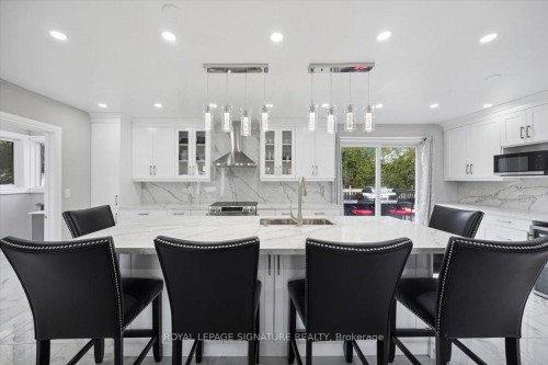 10 Tyler Street, Clarington, ON - Indoor