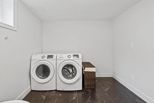 Bathroom - 175 Boul. De L'Assomption, Repentigny (Repentigny), QC - Indoor Photo Showing Laundry Room
