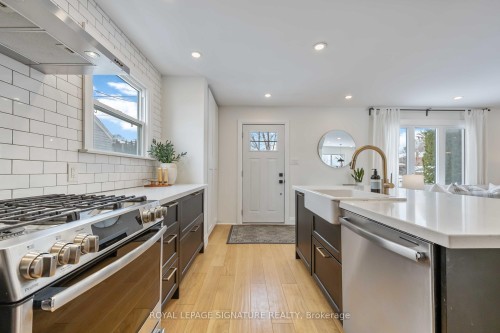 76 Squires Avenue, Toronto, ON - Indoor Photo Showing Kitchen With Upgraded Kitchen