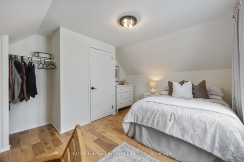 76 Squires Avenue, Toronto, ON - Indoor Photo Showing Bedroom