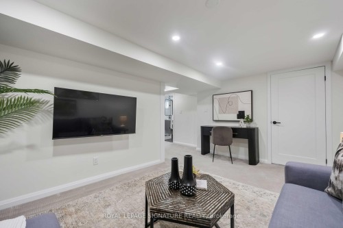 76 Squires Avenue, Toronto, ON - Indoor Photo Showing Living Room