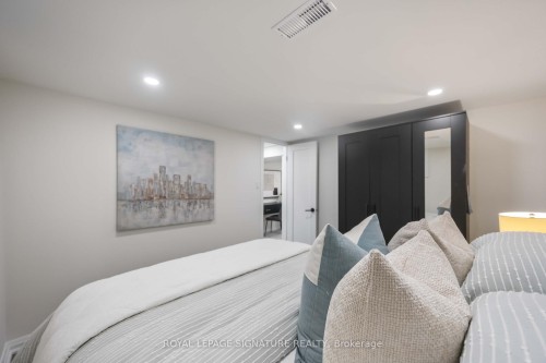 76 Squires Avenue, Toronto, ON - Indoor Photo Showing Bedroom