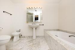 Ensuite bathroom - 
