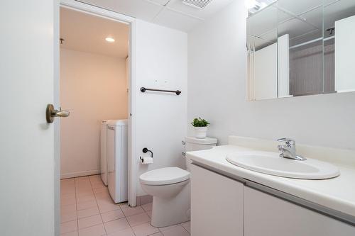 Bathroom - 502-6980 Ch. De La Côte-St-Luc, Montréal (Côte-Des-Neiges/Notre-Dame-De-Grâce), QC - Indoor Photo Showing Bathroom