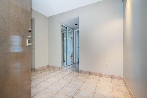 Hall - 502-6980 Ch. De La Côte-St-Luc, Montréal (Côte-Des-Neiges/Notre-Dame-De-Grâce), QC - Indoor Photo Showing Other Room