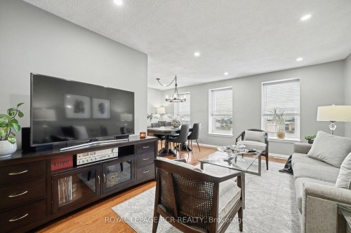 2007 Amherst Heights Drive, Burlington, ON - Indoor Photo Showing Living Room