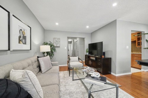 2007 Amherst Heights Drive, Burlington, ON - Indoor Photo Showing Living Room