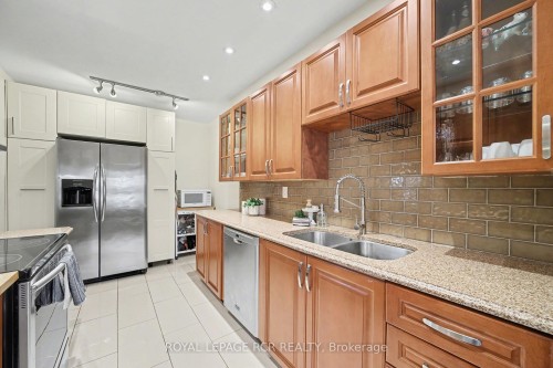 2007 Amherst Heights Drive, Burlington, ON - Indoor Photo Showing Kitchen With Double Sink