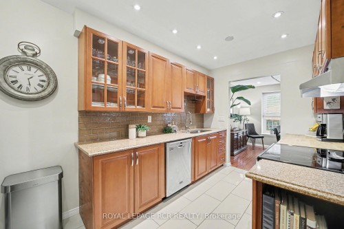 2007 Amherst Heights Drive, Burlington, ON - Indoor Photo Showing Kitchen