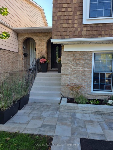 2007 Amherst Heights Drive, Burlington, ON - Outdoor