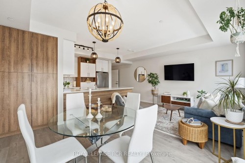 36-200 Alex Gardner Circle, Aurora, ON - Indoor Photo Showing Dining Room