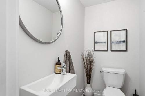 36-200 Alex Gardner Circle, Aurora, ON - Indoor Photo Showing Bathroom