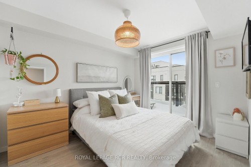 36-200 Alex Gardner Circle, Aurora, ON - Indoor Photo Showing Bedroom