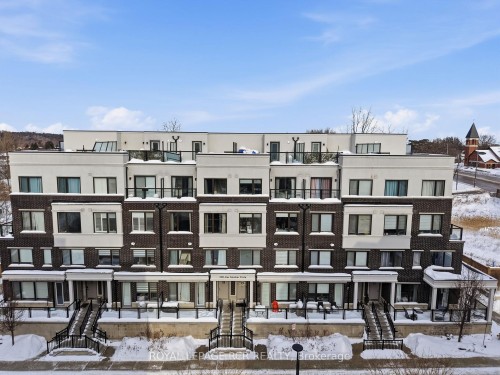 36-200 Alex Gardner Circle, Aurora, ON - Outdoor With Balcony With Facade