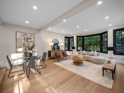 137 Cheltenham Avenue, Toronto, ON - Indoor Photo Showing Living Room
