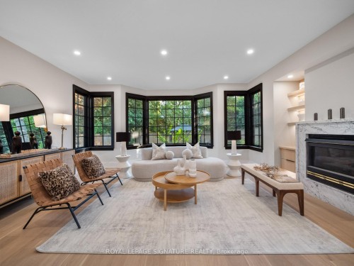 137 Cheltenham Avenue, Toronto, ON - Indoor Photo Showing Living Room With Fireplace