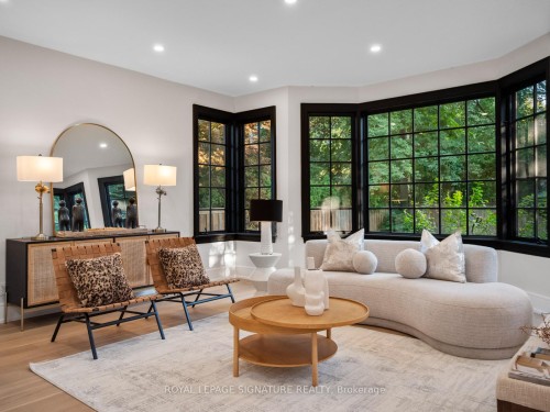 137 Cheltenham Avenue, Toronto, ON - Indoor