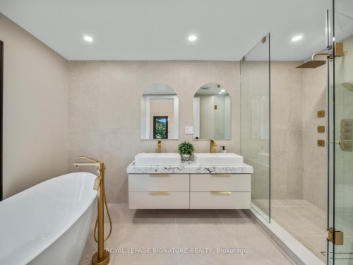 137 Cheltenham Avenue, Toronto, ON - Indoor Photo Showing Bathroom