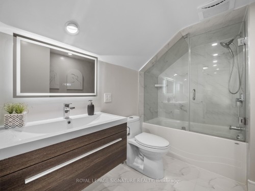 137 Cheltenham Avenue, Toronto, ON - Indoor Photo Showing Bathroom