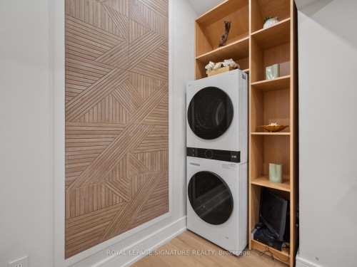 137 Cheltenham Avenue, Toronto, ON - Indoor Photo Showing Laundry Room