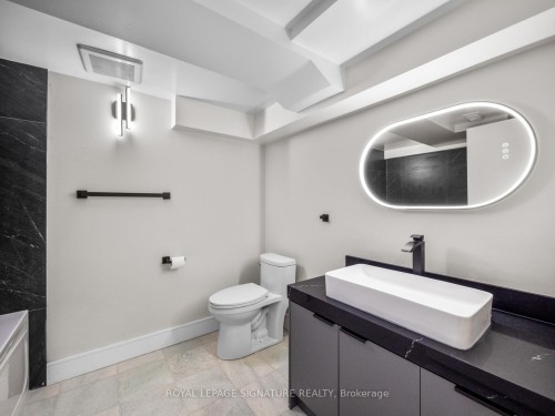 137 Cheltenham Avenue, Toronto, ON - Indoor Photo Showing Bathroom
