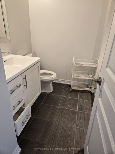 180-1890 Rymal Road E, Hamilton, ON - Indoor Photo Showing Bathroom