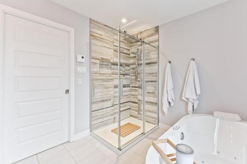 Bathroom - 70 Rue Raymond-Auger, Sherbrooke (Brompton/Rock Forest/Saint-Élie/Deauville), QC - Indoor Photo Showing Bathroom