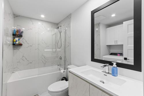 Bathroom - 23 Rue Virginie, Salaberry-De-Valleyfield, QC - Indoor Photo Showing Bathroom