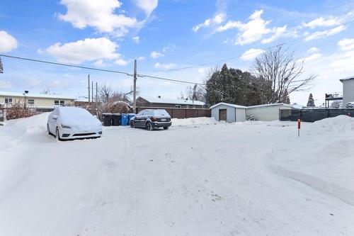 Parking - 23 Rue Virginie, Salaberry-De-Valleyfield, QC - Outdoor