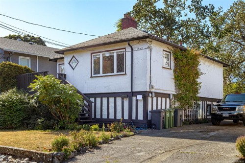 1645 Haultain St, Victoria, BC 