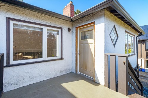 1645 Haultain St, Victoria, BC 