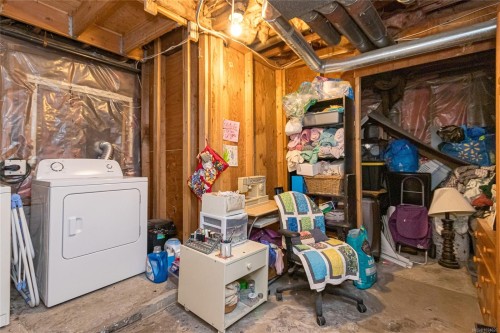 1645 Haultain St, Victoria, BC 