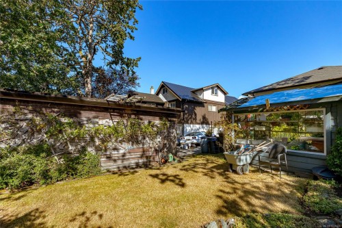 1645 Haultain St, Victoria, BC 