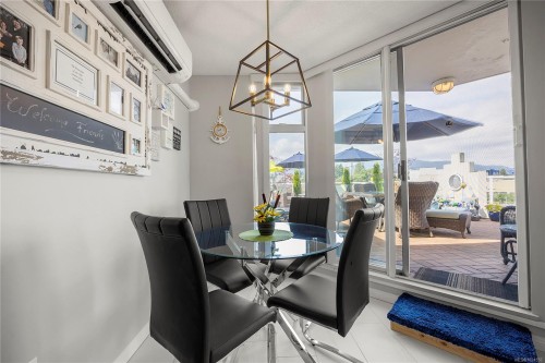 502-158 Promenade Dr, Nanaimo, BC - Indoor Photo Showing Dining Room