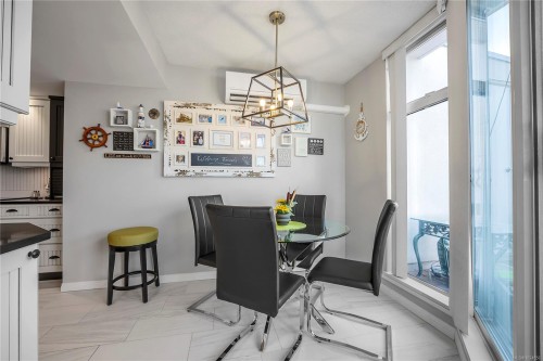 502-158 Promenade Dr, Nanaimo, BC - Indoor Photo Showing Dining Room