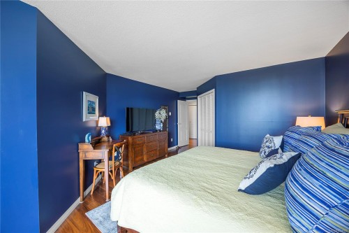 502-158 Promenade Dr, Nanaimo, BC - Indoor Photo Showing Bedroom