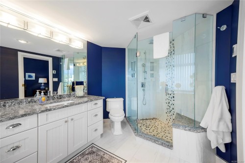 502-158 Promenade Dr, Nanaimo, BC - Indoor Photo Showing Bathroom