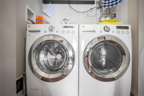 502-158 Promenade Dr, Nanaimo, BC - Indoor Photo Showing Laundry Room
