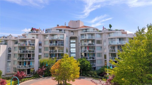 502-158 Promenade Dr, Nanaimo, BC - Outdoor With Facade