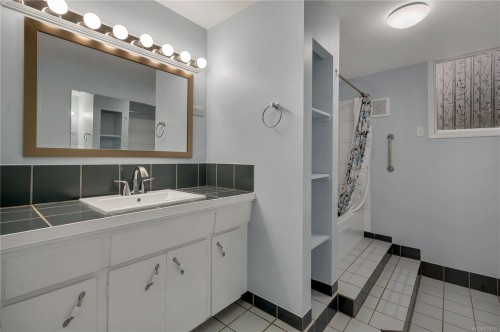 1260 Sayward Rd, Sayward, BC - Indoor Photo Showing Bathroom