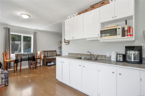 1260 Sayward Rd, Sayward, BC - Indoor Photo Showing Kitchen With Double Sink