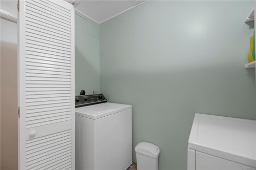 1260 Sayward Rd, Sayward, BC - Indoor Photo Showing Laundry Room